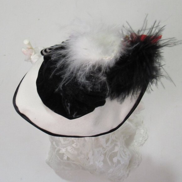 Barbie as Eliza Doolittle in My Fair Lady-Collector's Edition 1995 Mattel Doll - Picture 4 of 16